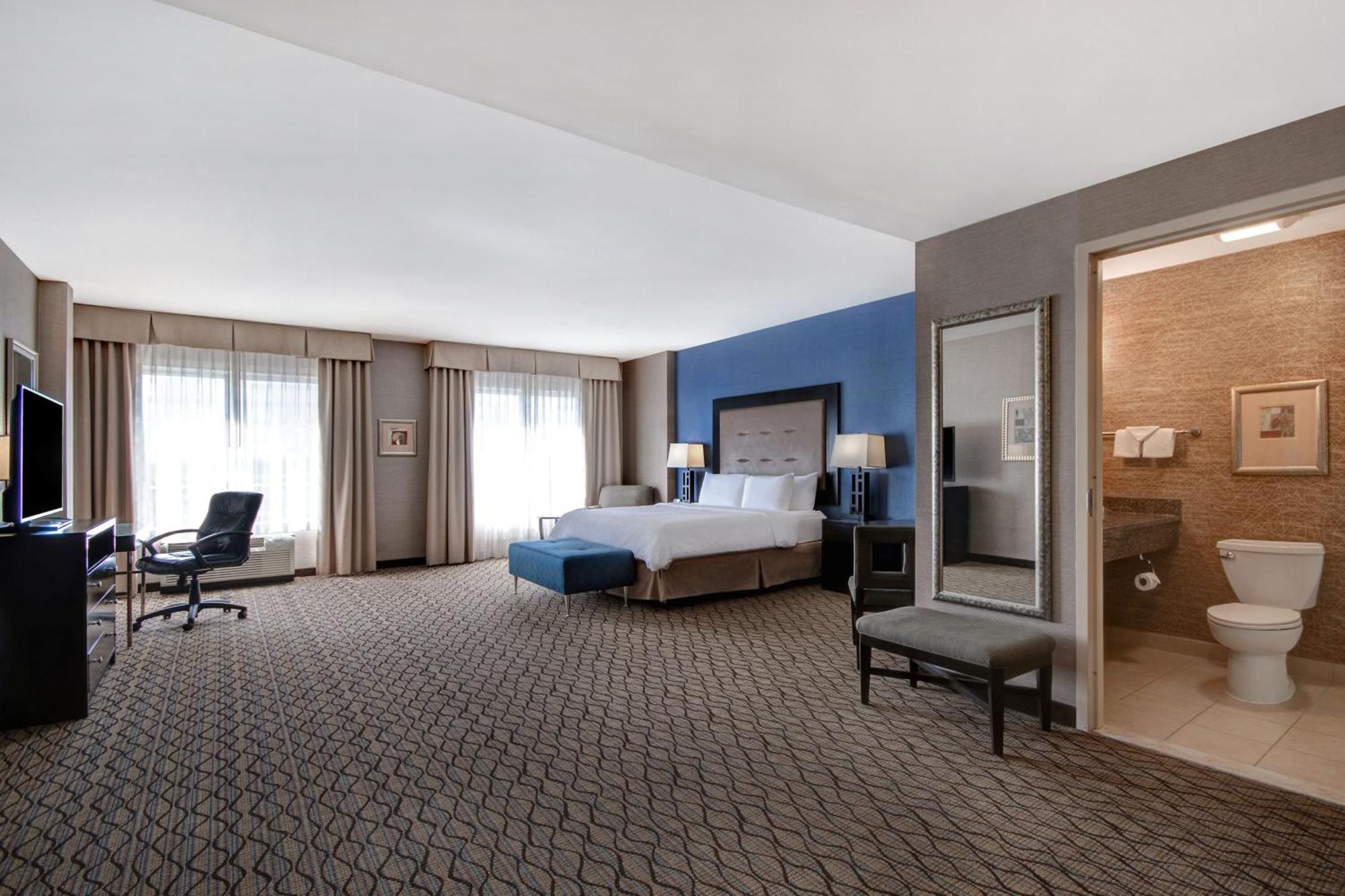 Holiday Inn Detroit Metro Airport By Ihg Romulus Exterior photo